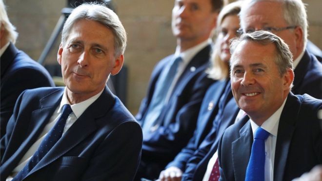 Philip Hammond and Liam Fox in post-Brexit deal call