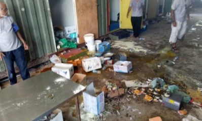 Manus Island: Police enter former Australia-run asylum centre