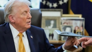 Ultimatums, diplomacy and a trip to Graceland as Trump eyes a deal with Iran