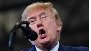 Trump threatens to bomb US ally Oman as Iran agreement expires