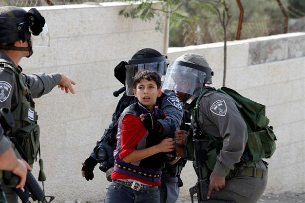280 طفلا بلا حقوق في سجون الاحتلال الإسرائيلي