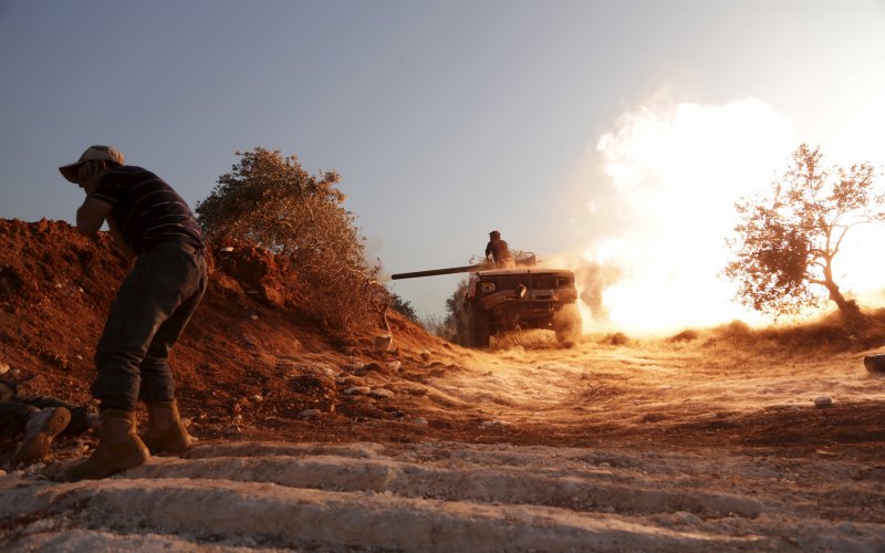 الأسد في ورطة: ولكن تحرك داعش من الشرق ربما يضر بالمتمردين في الشمال