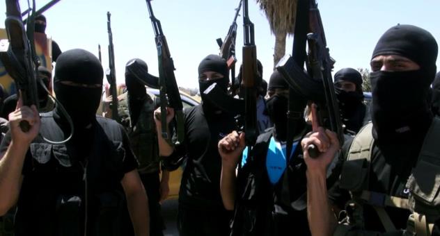 اتجاه جديد: أسباب وتداعيات ظاهرة هروب المقاتلين من “داعش”
