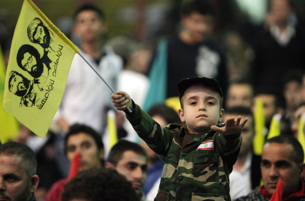 حتى حزب الله يدفع بالأطفال في مقدمة خطوطه