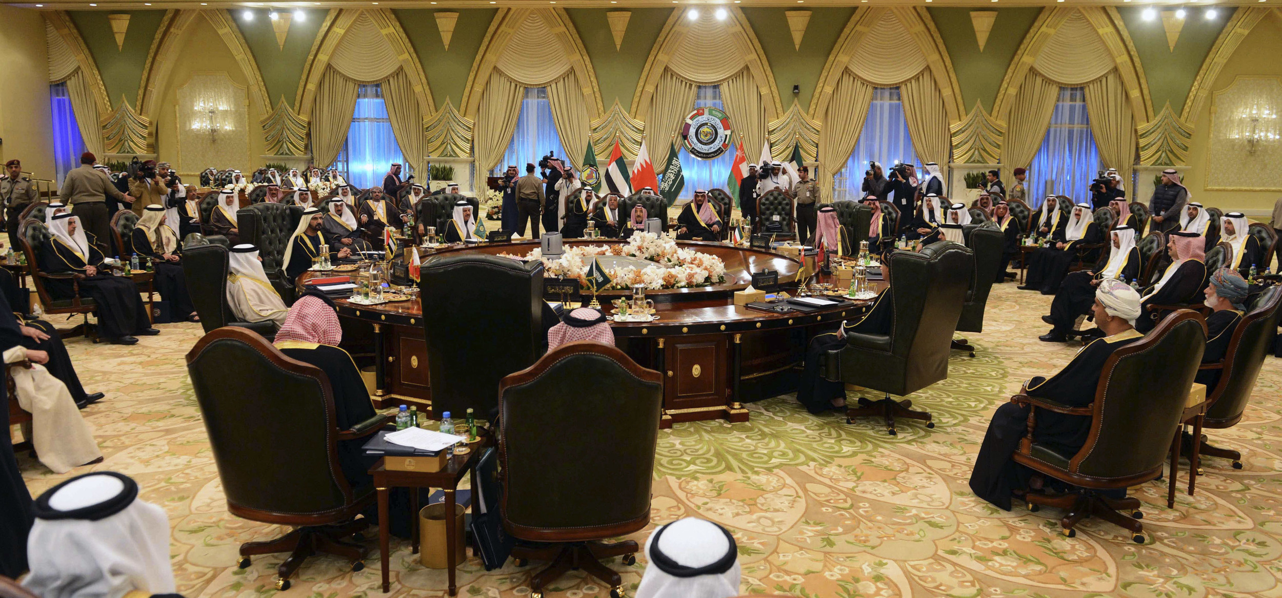 رؤية الخليج لأزمة اليمن بين قمة الرياض ومباحثات جنيف2