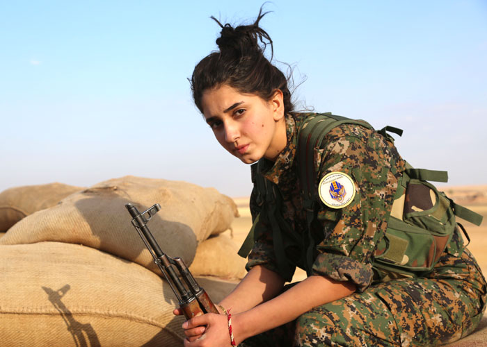 الأكراد على وشك اعتماد دستور ‘كردستان سوريا’