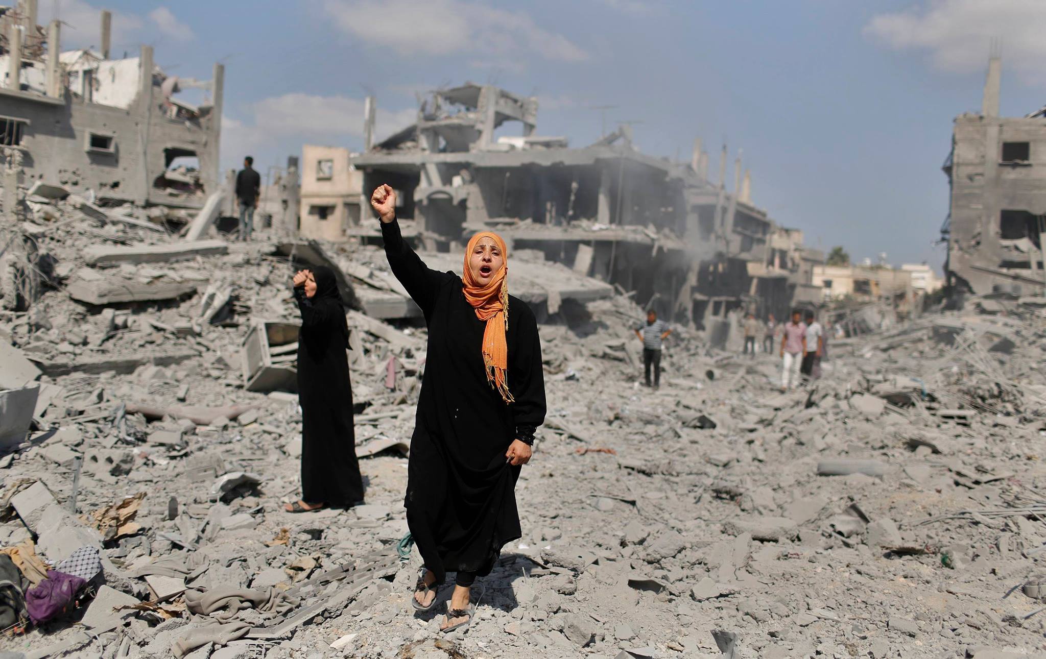 كيف نقلت إسرائيل الحرب للمنظمات الإغاثية الدولية في قطاع غزة المحاصر؟
