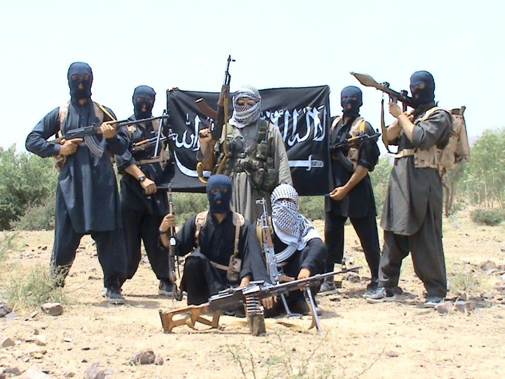 داعش بين الدولة والقاعدة