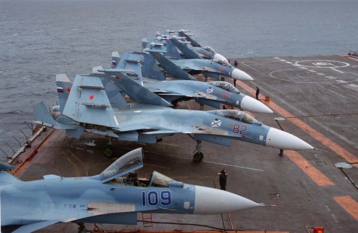 ماذا وراء كل هذه السفن الروسية في سواحل سوريا؟