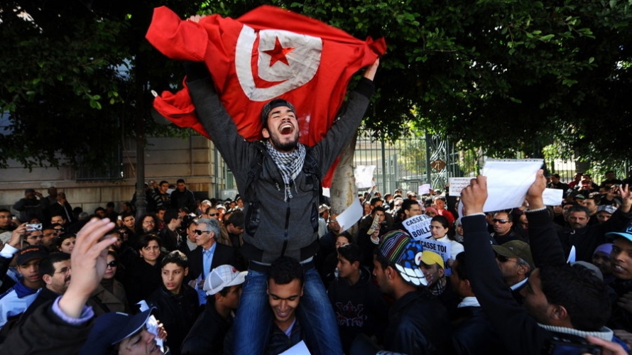 الغارديان: الربيع العربي يمكن أن يتكرر مرة أخرى