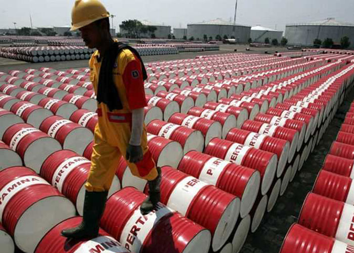 خفض أوبك وتراجع أسعار الشحن يزيدان ربحية بيع النفط في آسيا