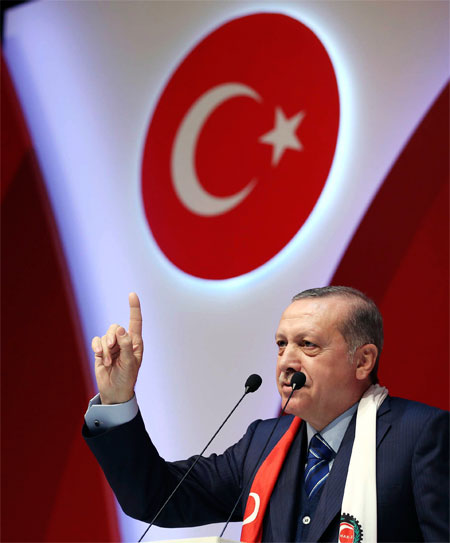 أوروبا المتضامنة تحاصر بروباغندا أردوغان قبل الاستفتاء