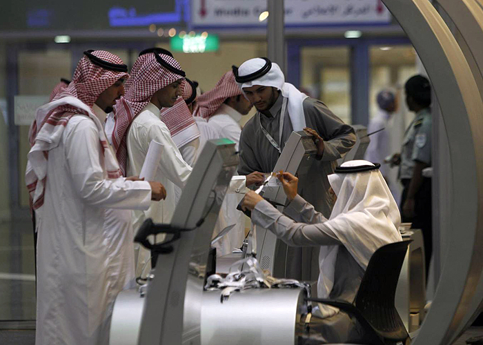 خطط سعودية لفرض زيادة في نسب توطين الوظائف