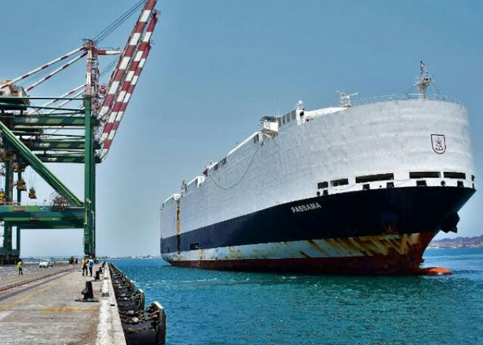 النشاط التجاري يعود لميناء عدن