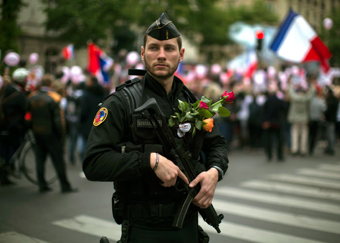 شبح الإرهاب يخيم على انتخابات فرنسا