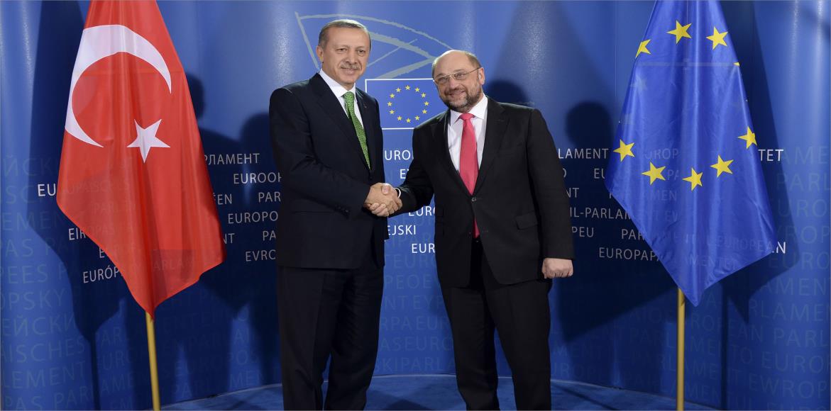 مستقبل التجاذب الأوروبي التركي بعد استفتاء الدستور