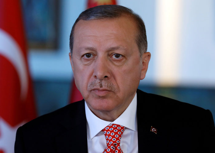 أردوغان يتقرّب من دول الخليج لإخراج تركيا من ‘الأيام العصيبة’