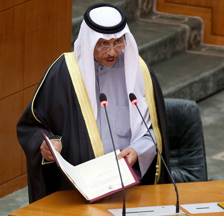 الحكومة الكويتية تحسم خيارها بمواجهة الاستجوابات النيابية