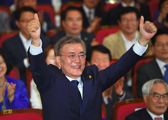 رئيس كوريا الجنوبية يدعو للاستقلال عن واشنطن وللحوار مع الشمال