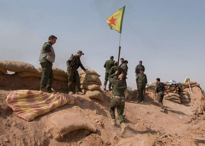 التنافس في شرق سوريا يعكر العلاقة بين الأكراد وروسيا
