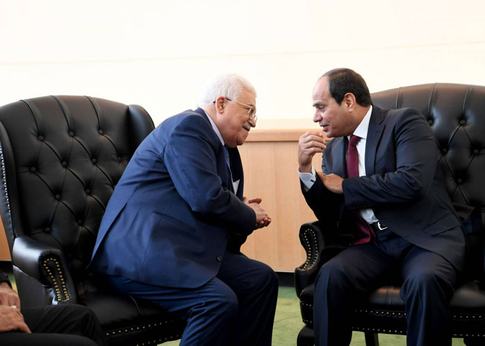 حماس وعباس في سباق لكسب دعم القاهرة