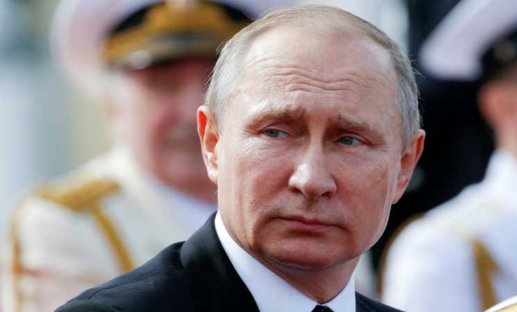 بوتين يأمر بمغادرة 755 دبلوماسيا أمريكيا الأراضي الروسية ردا على عقوبات واشنطن
