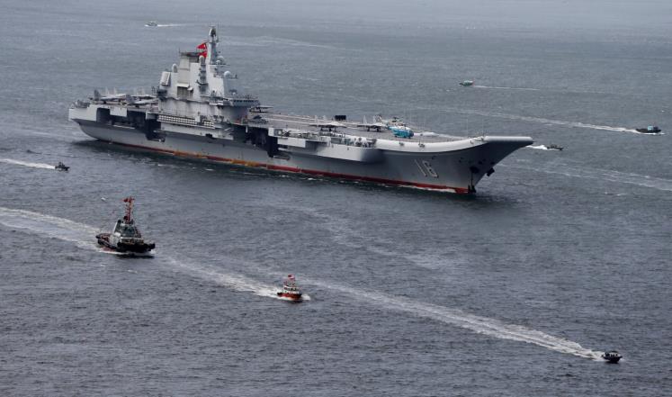 حاملة طائرات صينية تدخل مياه هونغ كونغ للمرة الأولى