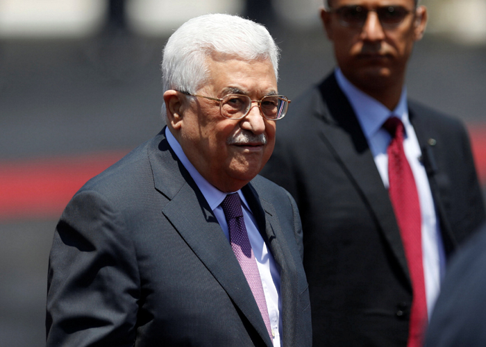 عباس يخفض الدعم المالي لمرضى غزة