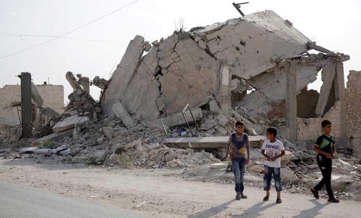 مقتل 34 مدنيا خلال 24 ساعة في دير الزور وتيلرسون ولافروف يبحثان الوضع في سوريا