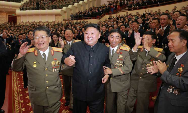 زعيم كوريا الشمالية يقيم احتفالا للعلماء النوويين وميركل تعرض دورا ألمانيا في محادثات محتملة