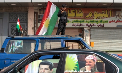 البارزاني يأمل في دعم روسي فرنسي يمنع الحصار الثلاثي على كردستان العراق