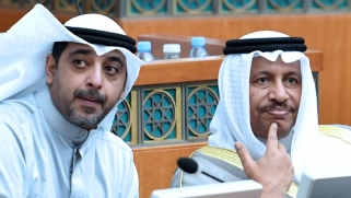 الحكومة الكويتية تدفع ثمن الحسابات السياسية والشخصية داخل البرلمان