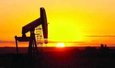 تراجع طفيف لأسعار النفط رغم رفع «غولدمان ساكس» تقديراته