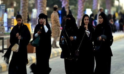 “نيويورك تايمز″: منافسة إيرانية – سعودية لمنح المرأة الحقوق