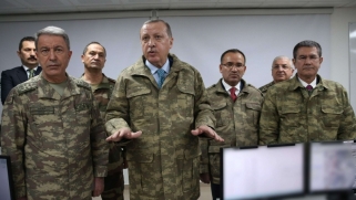 الخلاف بين أردوغان والجيش يعطّل الحسم في عفرين