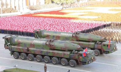 كوريا الشمالية تعلق تجاربها النووية والصاروخية
