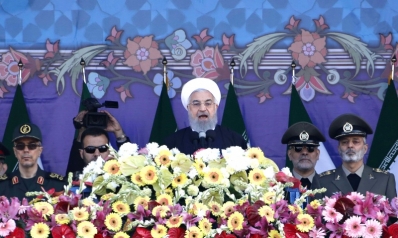 روحاني يتعلل بالتسلح العسكري للدفاع عن البلاد