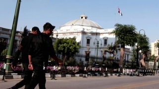 البرلمان المصري يقر قانونا للتحفظ على أموال وممتلكات الإرهابيين