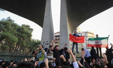 تململ الشارع يتمدد في إيران والإضرابات من طهران إلى أصفهان تململ الشارع يتمدد في إيران والإضرابات من طهران إلى أصفهان