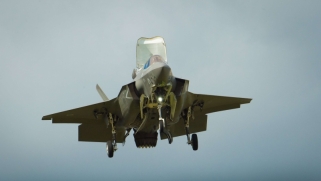 إدخال إسرائيل المقاتلة أف-35 مسرح العمليات يغير موازين القوى في المنطقة