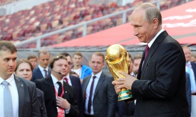 إذا كان الغرب يهدد روسيا بالسلاح النووي فبوتين لديه كأس العالم
