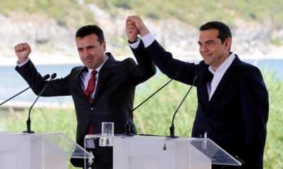 اليونان ومقدونيا توقعان اتفاقاً تاريخياً لإنهاء النزاع حول اسم مقدونيا