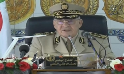 جيش الجزائر يرفض دعوات للتدخل لضمان “انتقال ديمقراطي”