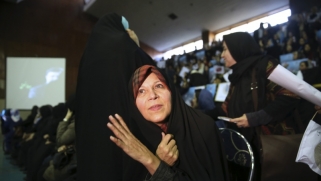 فائزة رفسنجاني: جمهورية إيران الإسلامية فشلت