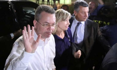 القسّ الأمريكي المفرج عنه يغادر تركيا وترامب سيستقبله في البيت الأبيض القسّ الأمريكي المفرج عنه يغادر تركيا وترامب سيستقبله في البيت الأبيض