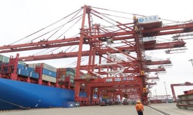 الولايات المتحدة تخطط لمزيد من الرسوم على الصين الولايات المتحدة تخطط لمزيد من الرسوم على الصين