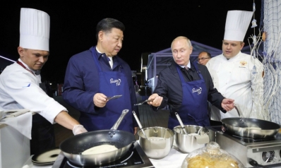 تشكيل القوى في أوراسيا: الصين المصرف وروسيا الزعيم السياسي