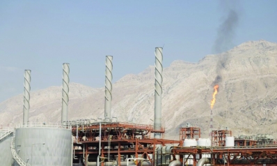 تناقص المشترين يدفع النفط الإيراني إلى الصين تناقص المشترين يدفع النفط الإيراني إلى الصين