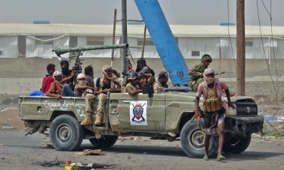 المعارك تشتد في الحديدة مع تقدم القوات اليمنية