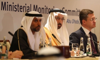 الرياض تناور بنصف مليون برميل للحفاظ على استقرار سوق النفط
